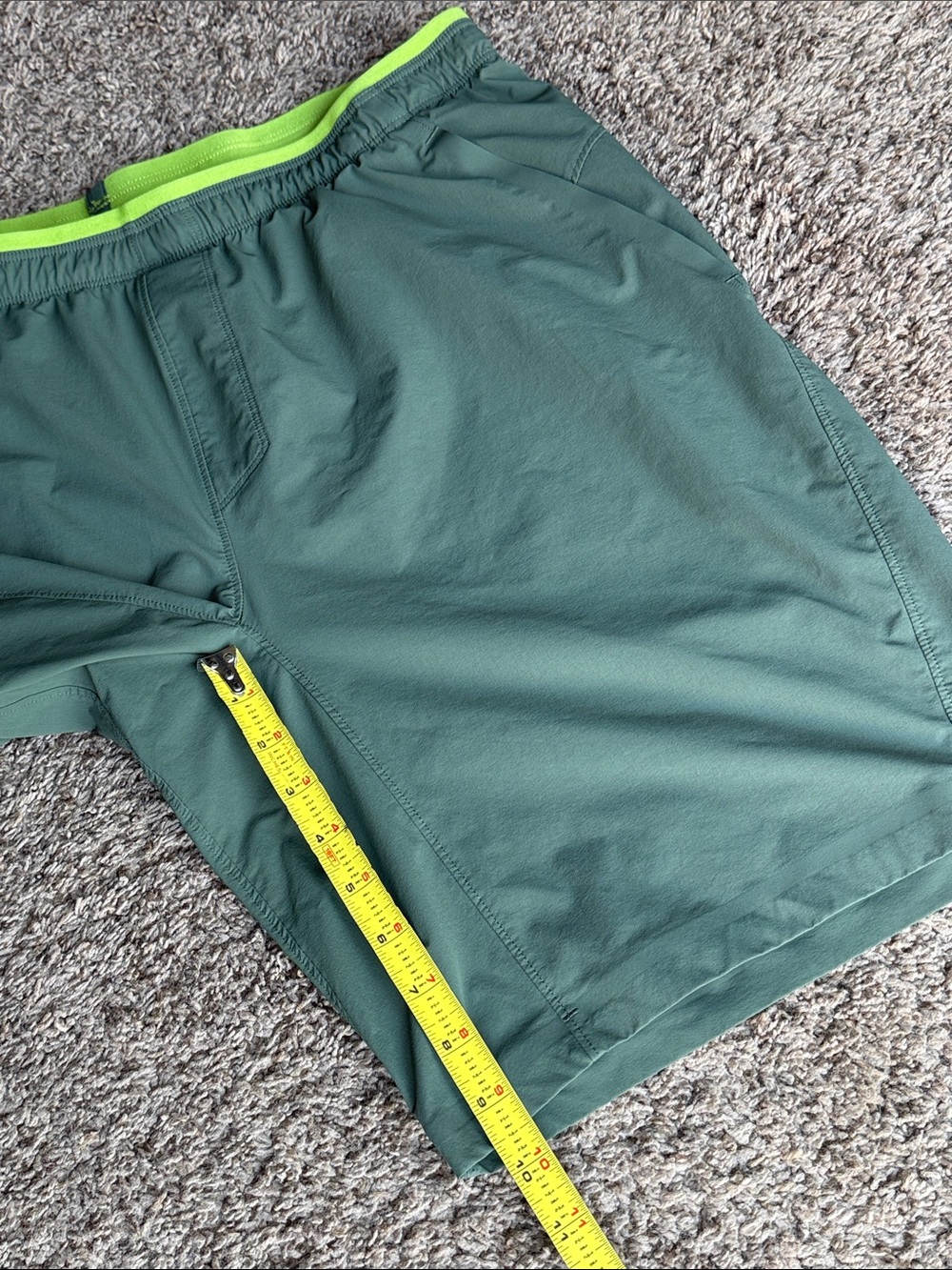 Arc’teryx men’s lightweight/breathable Athletic/outdoor/hiking shorts, sz. L - Picture 9 of 10